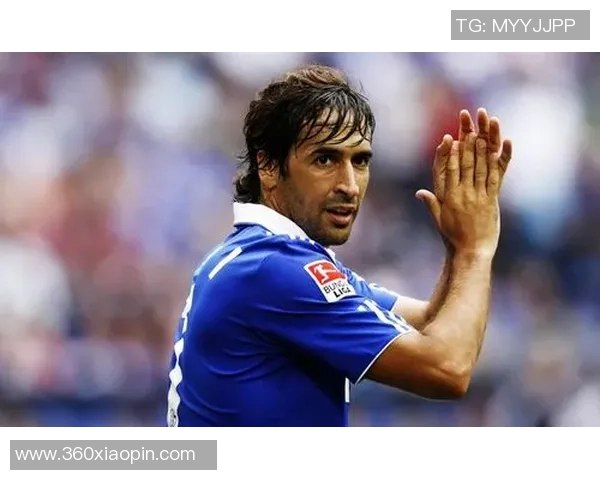 全球足球顶级球星齐聚一堂精彩瞬间揭秘与传奇故事回顾